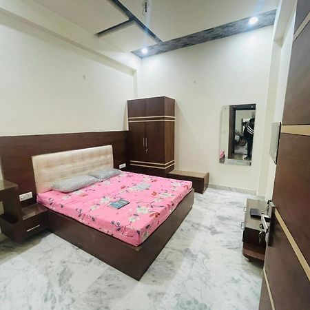Hotel Divine アーグラ エクステリア 写真