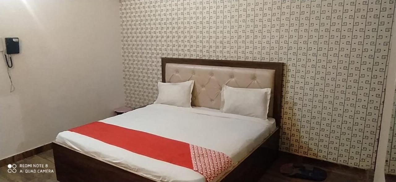 Hotel Divine アーグラ エクステリア 写真